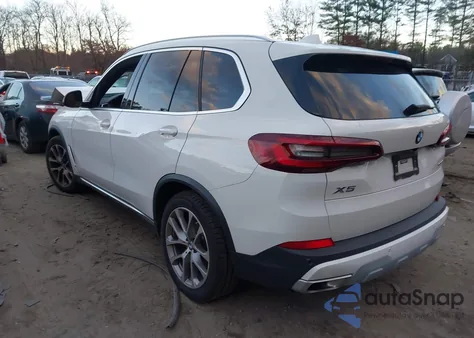 2021 BMW X5 xDrive40I z USA, uszkodzony, nr VIN 5UXCR6C09M9E79054